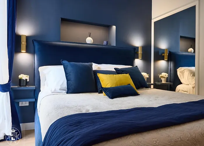 Vista Piazza Dei MartiriHotel Napoli